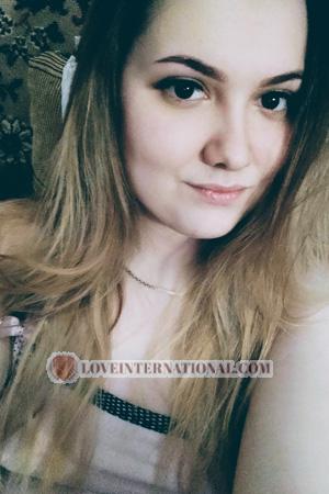 209423 - Olena Age: 22 - Ukraine